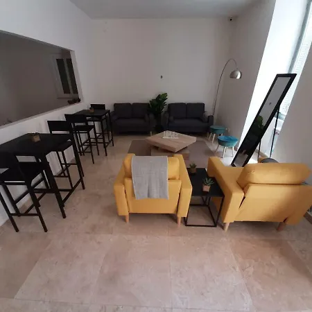 Hostel Athena Boutique *