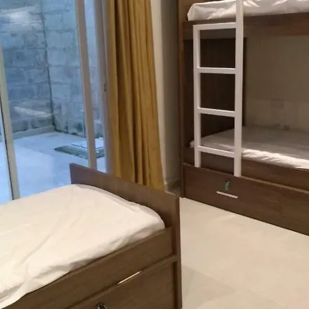 Hostel Athena Boutique *