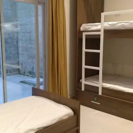 Hostel Athena Boutique *